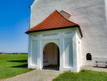 Willkommen - Jährlich am 13. Oktober findet in St. Coloman ein Festgottesdienst statt. Im Sommer kannst Du täglich zwischen 14:30 und 16:30 Uhr den Innenraum besichtigen. • © alpintreff.de - Christian Schön